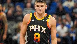 星空体育平台-格雷森-阿伦：不能说让人沮丧的是输球 而是压根没有接近过胜利