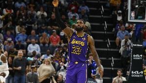 星空体育平台-文胖：过去两场比赛湖人在防守端蜕变了 这是个巨大的突破