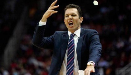 星空体育官网-【观察】再次无缘季后赛 留下沃顿，国王的未来在哪？