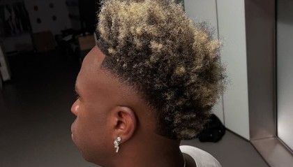 星空体育官方网站-维尼修斯烫发焕新造型 以崭新形象迎接新赛季