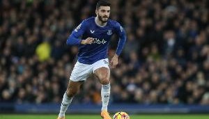 记者：切尔西前锋布罗亚已同意加盟伯恩利，将接受体检